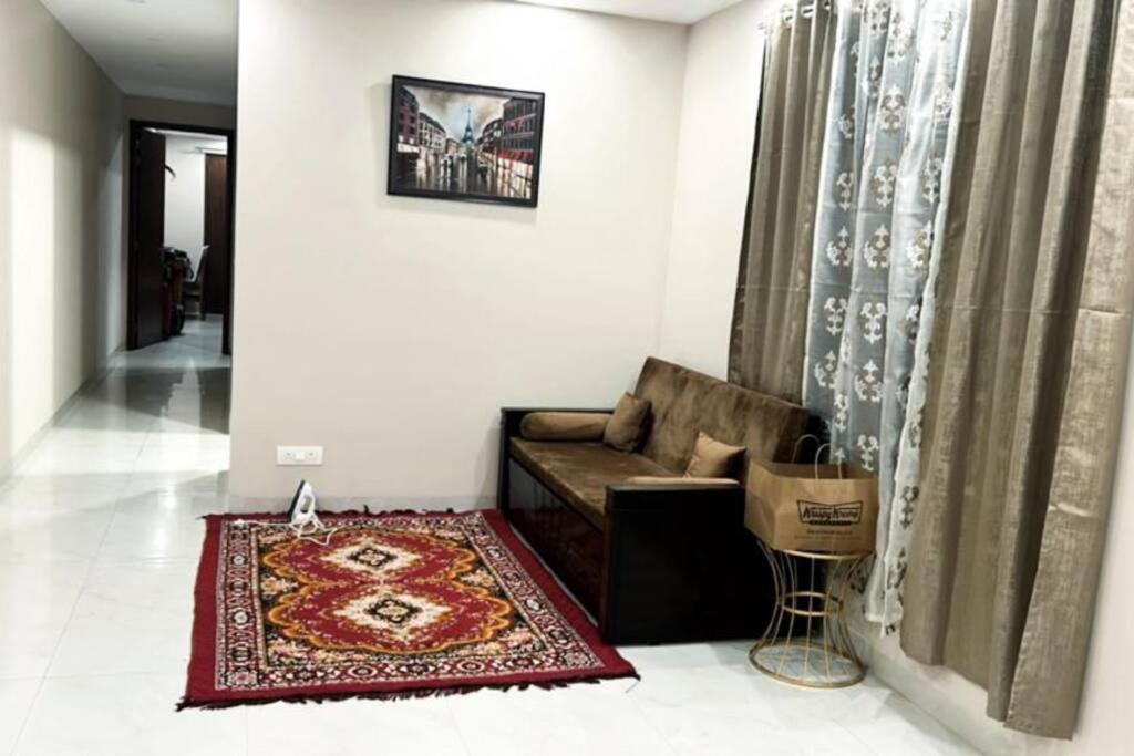 Independent Furnished In Saket *