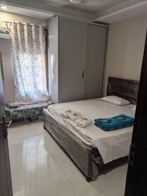 Independent Furnished In Saket New Delhi